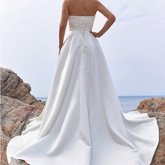White Modern Wedding Dress Gown Satin Simple A line corset size 4 6 8 10 - Picture 4 of 8